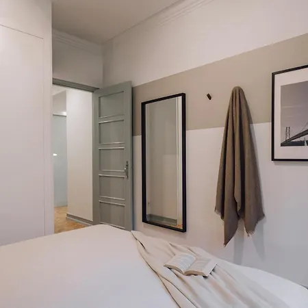 דירה Estoril - 2 Bedrooms In Estrela ליסבון